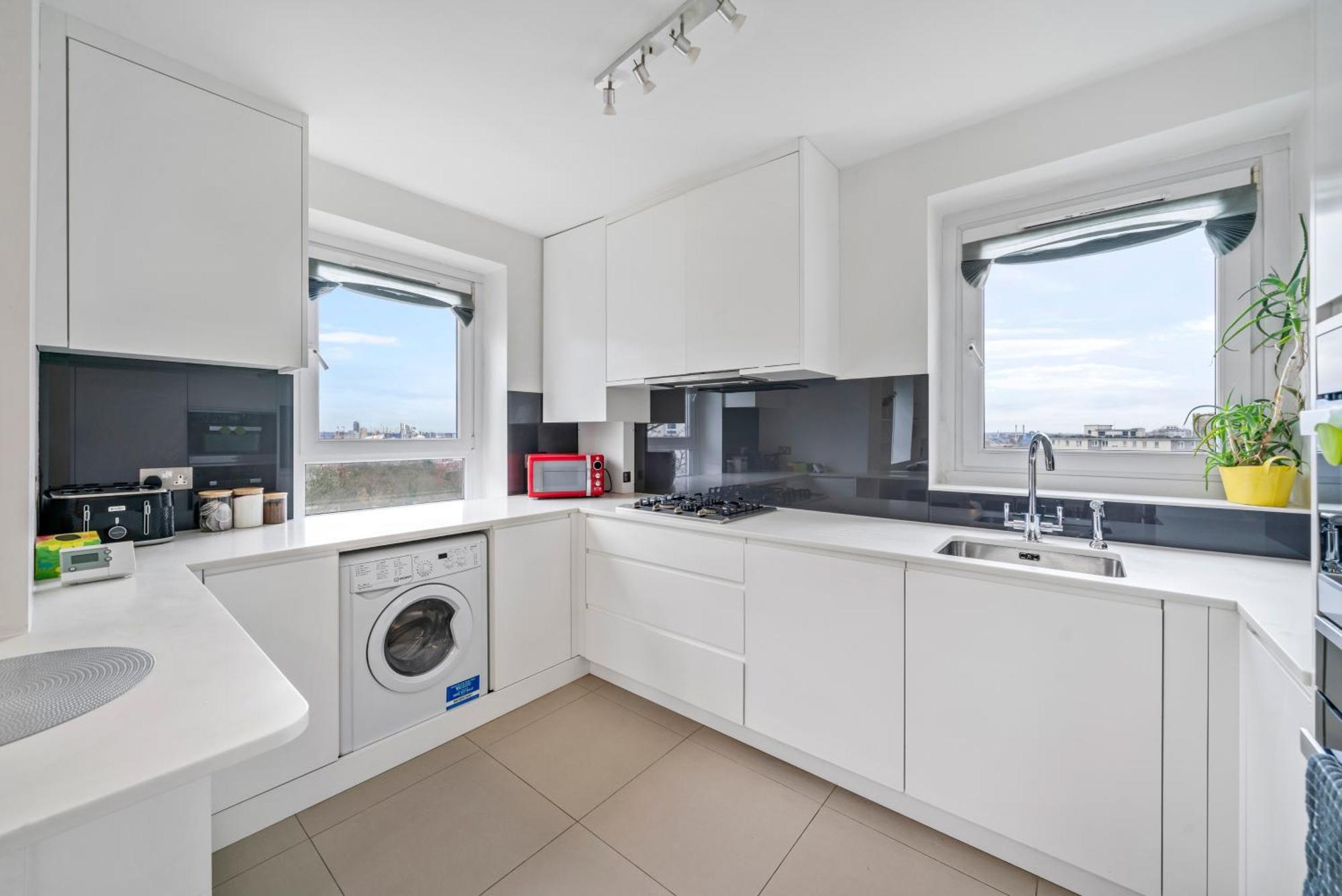 Relax, Play And Work In London Apartment Exterior photo